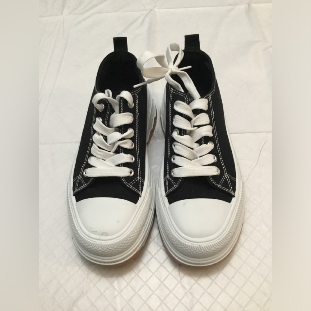 TAXI Classic Black Canvas Low-Top Sneakers with White Trim - Men's